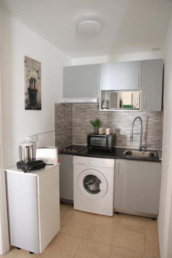 Castillo Holiday Apartment- Puerta Del Sol 245 กาเลตาเดฟุสเต ภายนอก รูปภาพ
