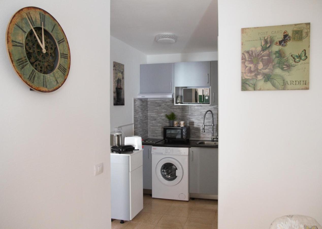 Castillo Holiday Apartment- Puerta Del Sol 245 กาเลตาเดฟุสเต ภายนอก รูปภาพ